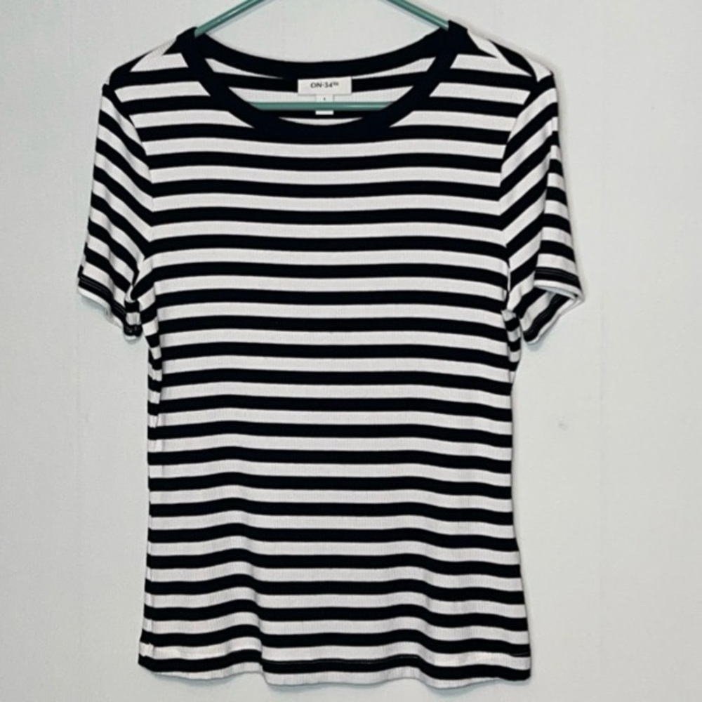 On 34th Striped Top Black & White Women's Size Large Short sleeve Stretch. - Picture 1 of 6